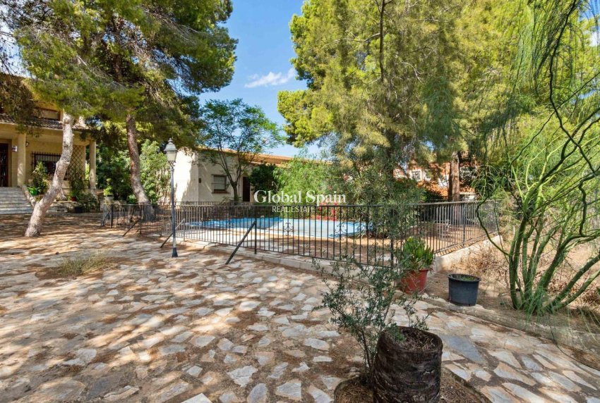 Resale - VILLA -
TORREVIEJA - LOS BALCONES - LOS ALTOS