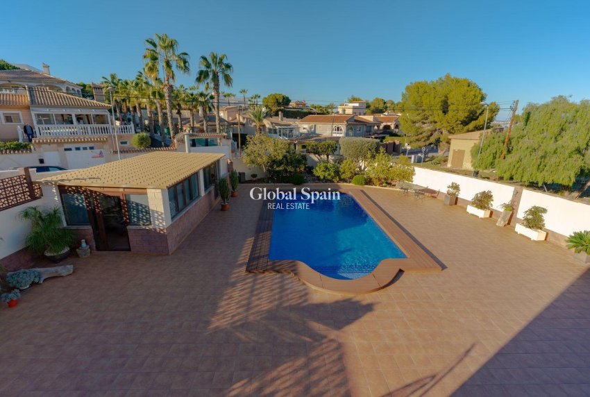 Resale - VILLA -
TORREVIEJA - LOS BALCONES - LOS ALTOS