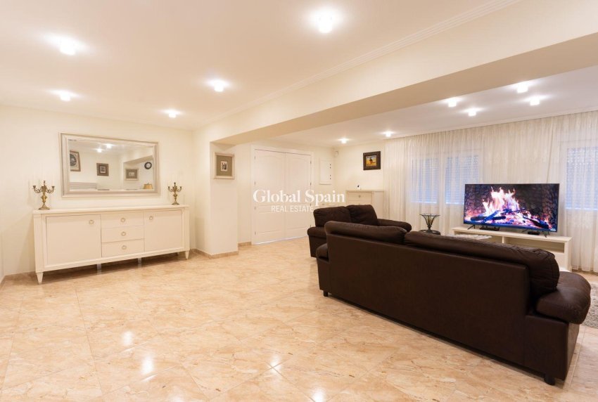 Resale - VILLA -
TORREVIEJA - LOS BALCONES - LOS ALTOS