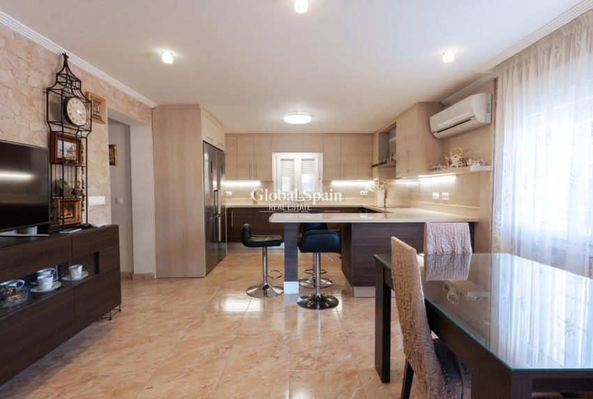 Resale - VILLA -
TORREVIEJA - LOS BALCONES - LOS ALTOS