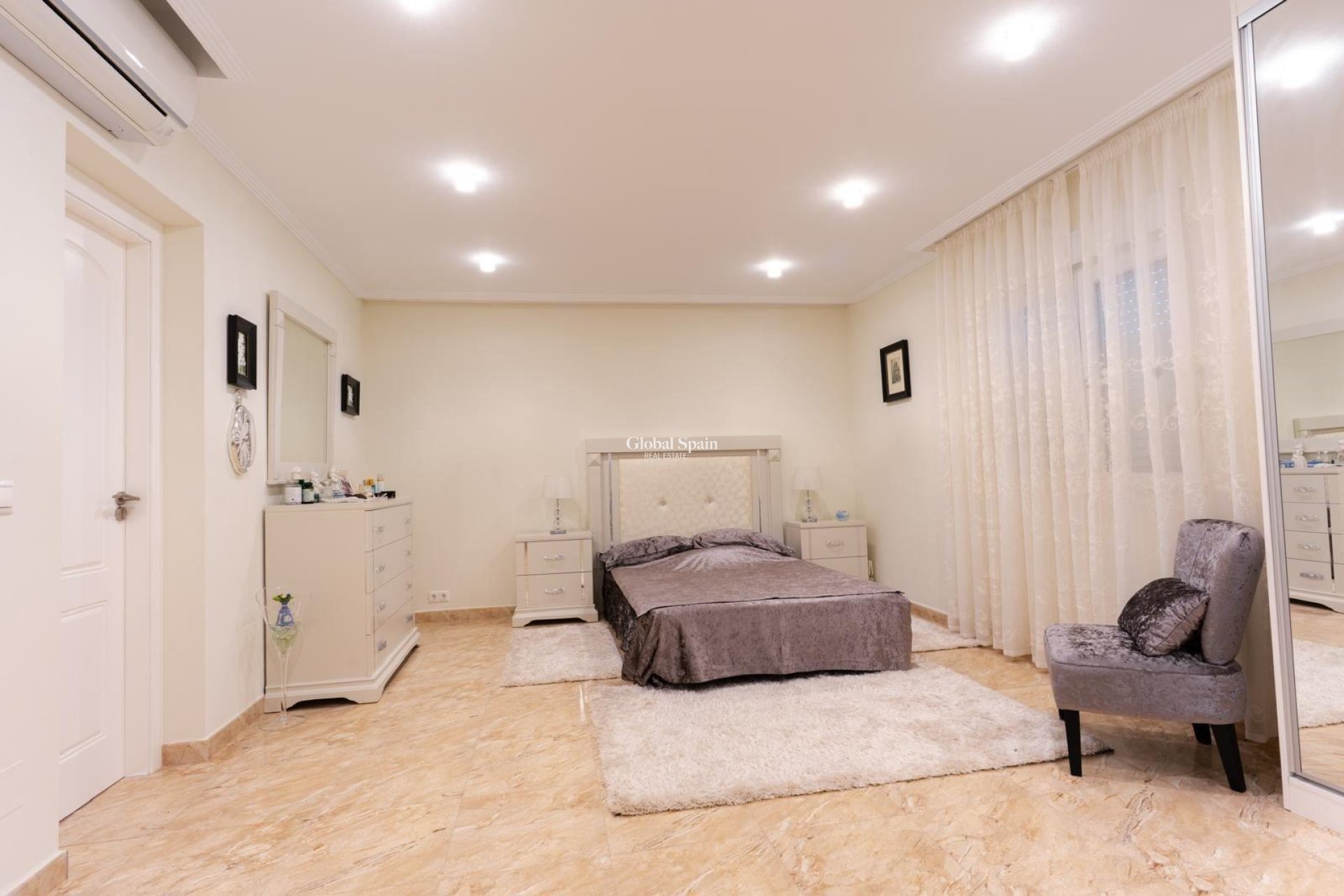 Resale - VILLA -
TORREVIEJA - LOS BALCONES - LOS ALTOS
