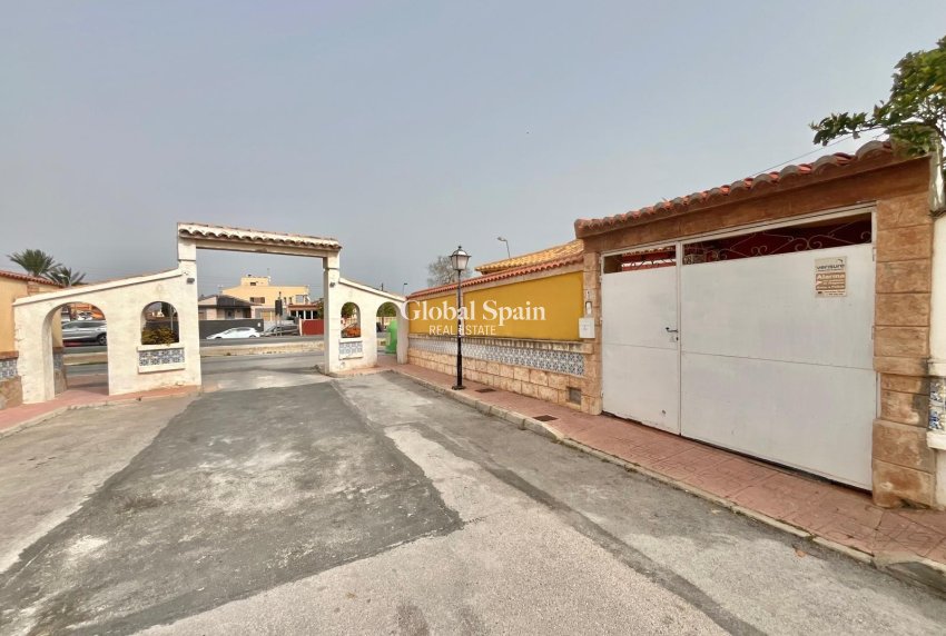 Resale - VILLA -
TORREVIEJA - LOS BALCONES - LOS ALTOS