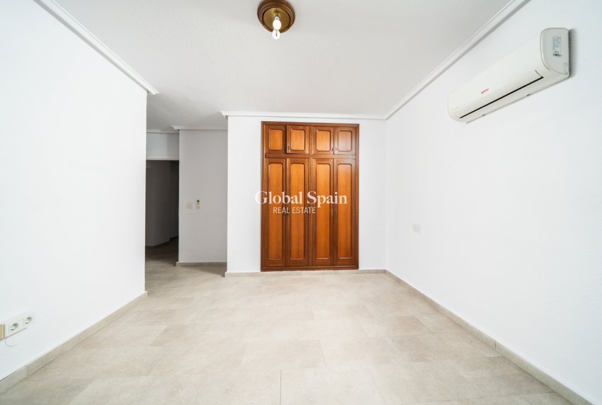 Resale - VILLA -
TORREVIEJA - LOS BALCONES - LOS ALTOS
