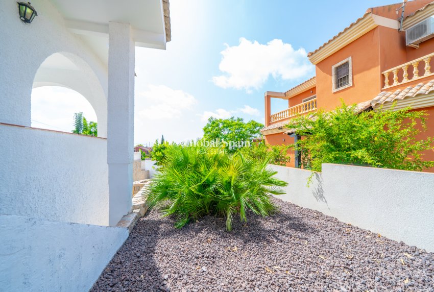 Resale - VILLA -
TORREVIEJA - LOS BALCONES - LOS ALTOS