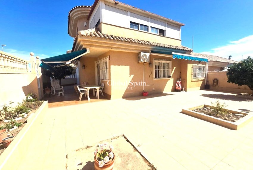Resale - VILLA -
TORREVIEJA - LOS BALCONES - LOS ALTOS