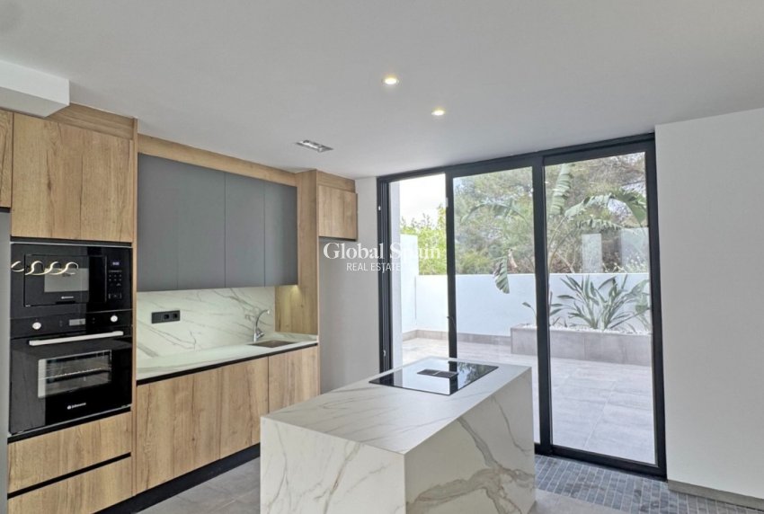 Resale - Villa -
TORREVIEJA - LOS BALCONES - LOS ALTOS