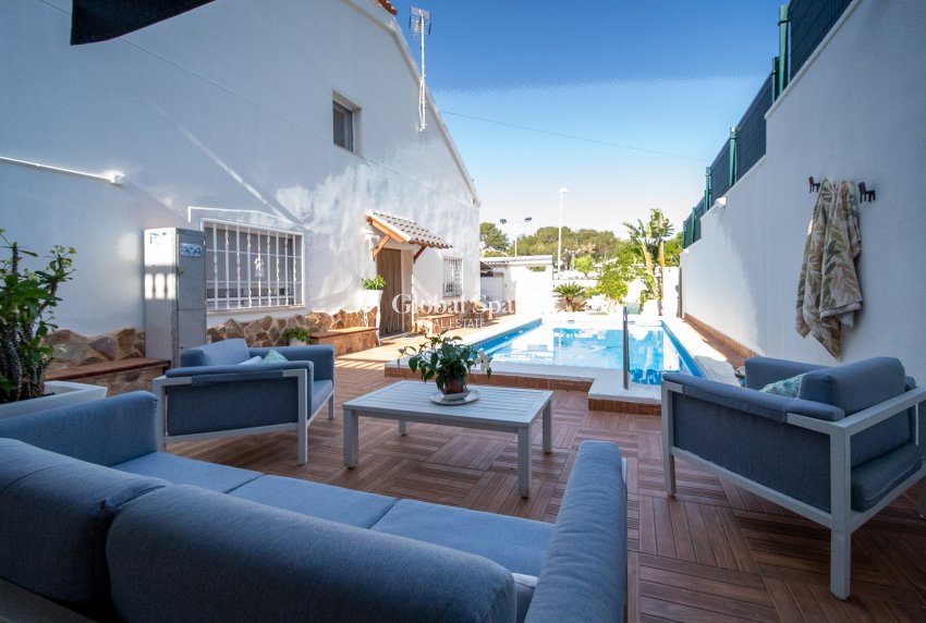 Resale - Villa -
TORREVIEJA - LOS BALCONES - LOS ALTOS