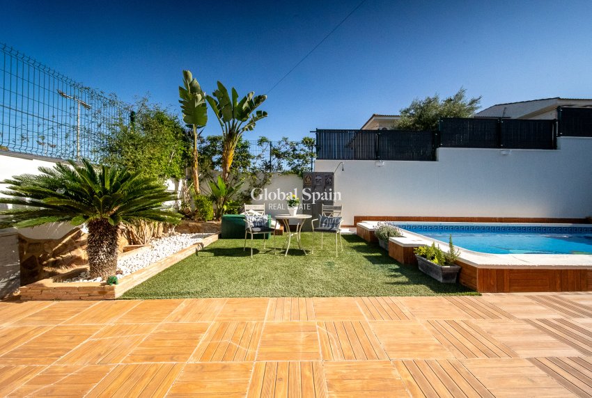 Resale - Villa -
TORREVIEJA - LOS BALCONES - LOS ALTOS