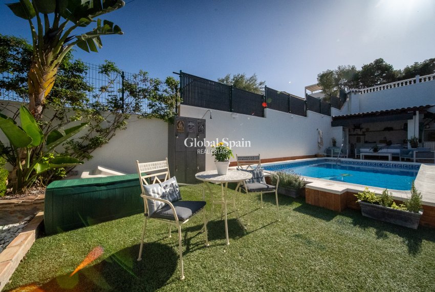 Resale - Villa -
TORREVIEJA - LOS BALCONES - LOS ALTOS