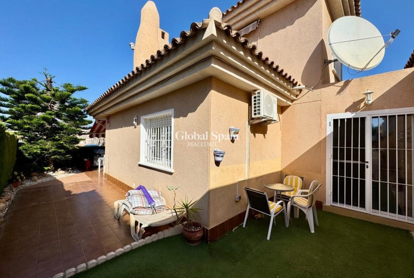 Resale - Villa -
TORREVIEJA - LOS BALCONES - LOS ALTOS