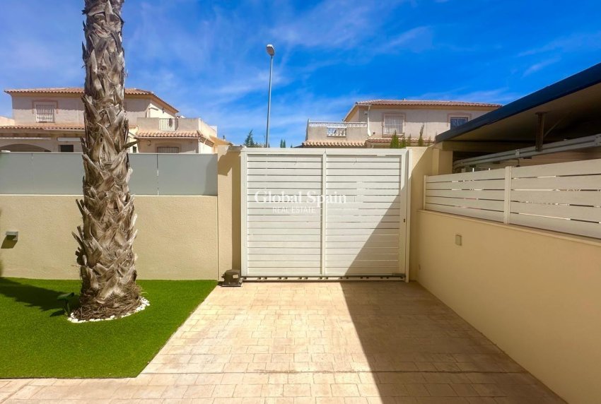 Resale - VILLA -
TORREVIEJA - Miramar - Torre Del Moro