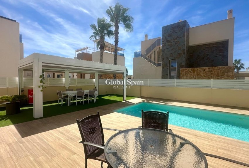 Resale - VILLA -
TORREVIEJA - Miramar - Torre Del Moro