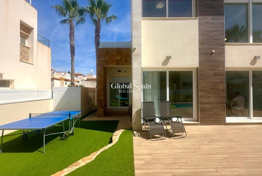 Resale - VILLA -
TORREVIEJA - Miramar - Torre Del Moro