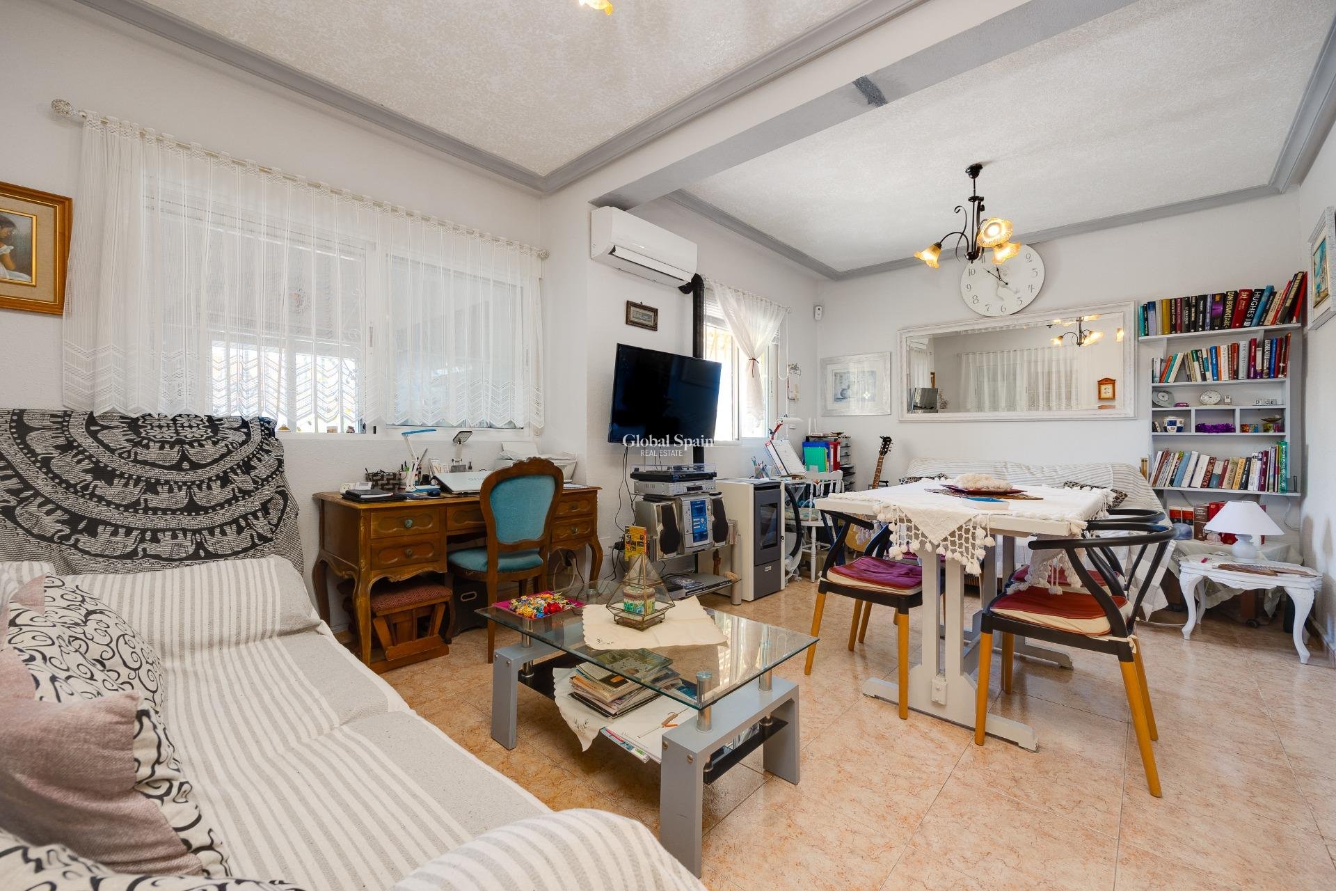 Resale - VILLA -
TORREVIEJA - Playa de los Locos