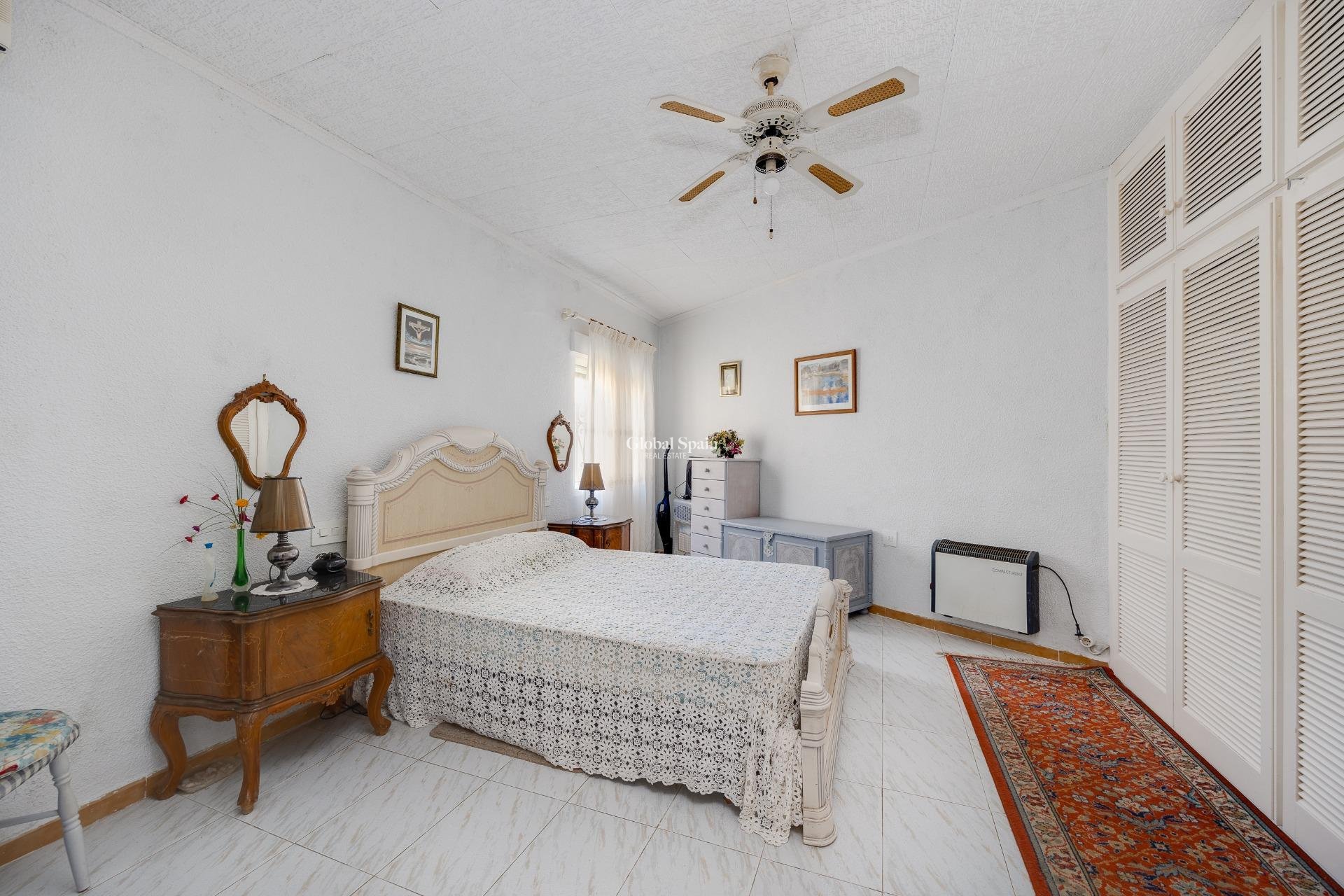 Resale - VILLA -
TORREVIEJA - Playa de los Locos