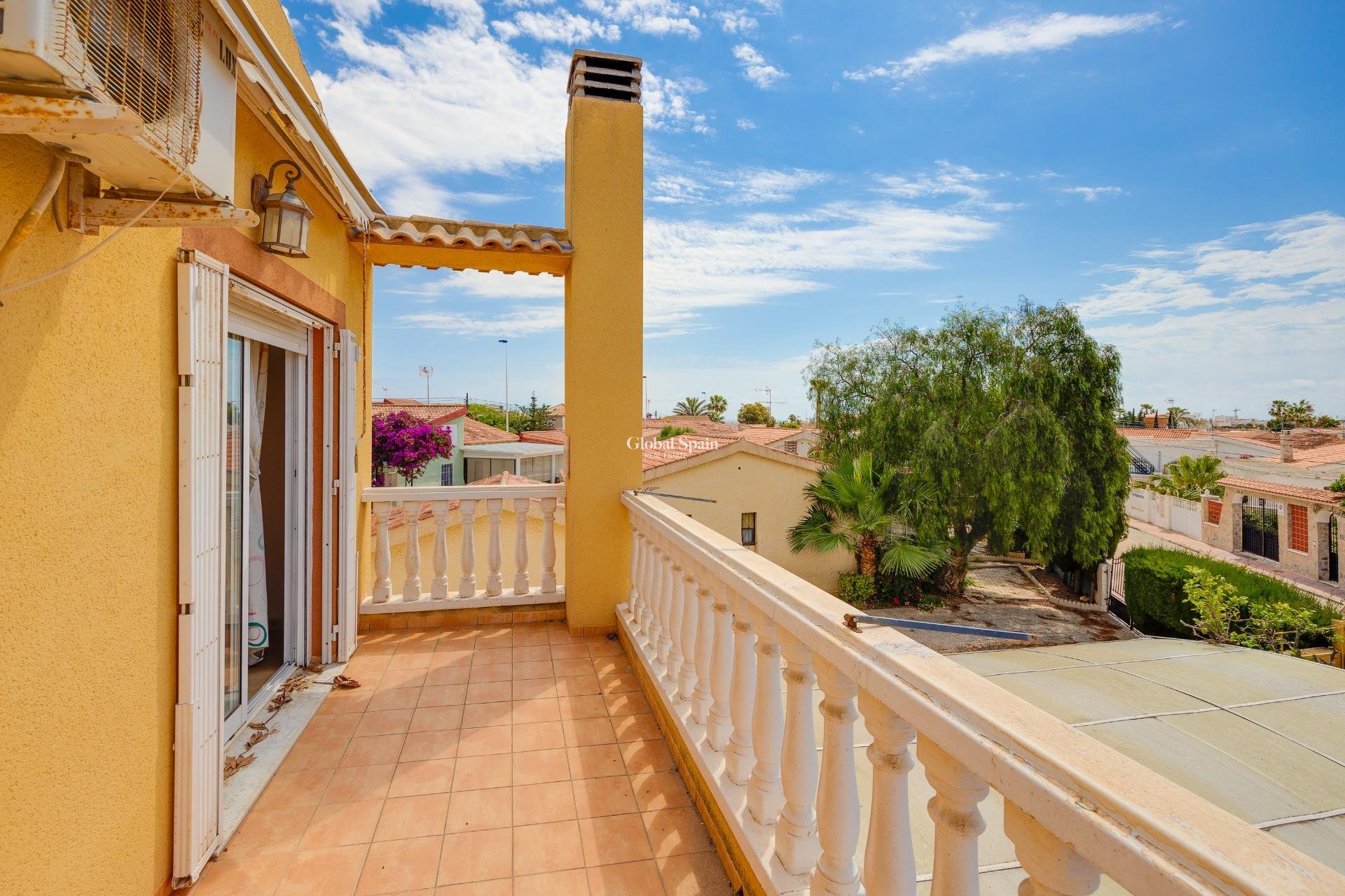 Resale - VILLA -
TORREVIEJA - Playa de los Locos