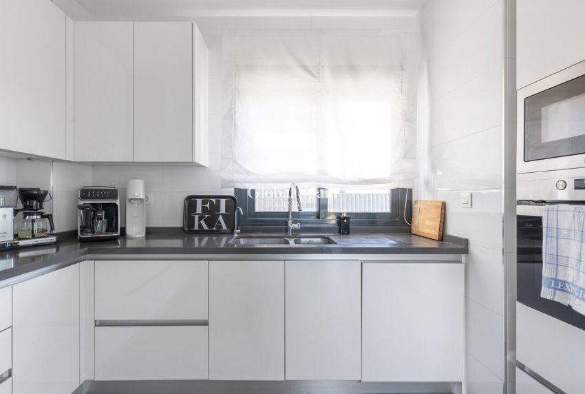 Resale - VILLA -
TORREVIEJA - Rosaleda