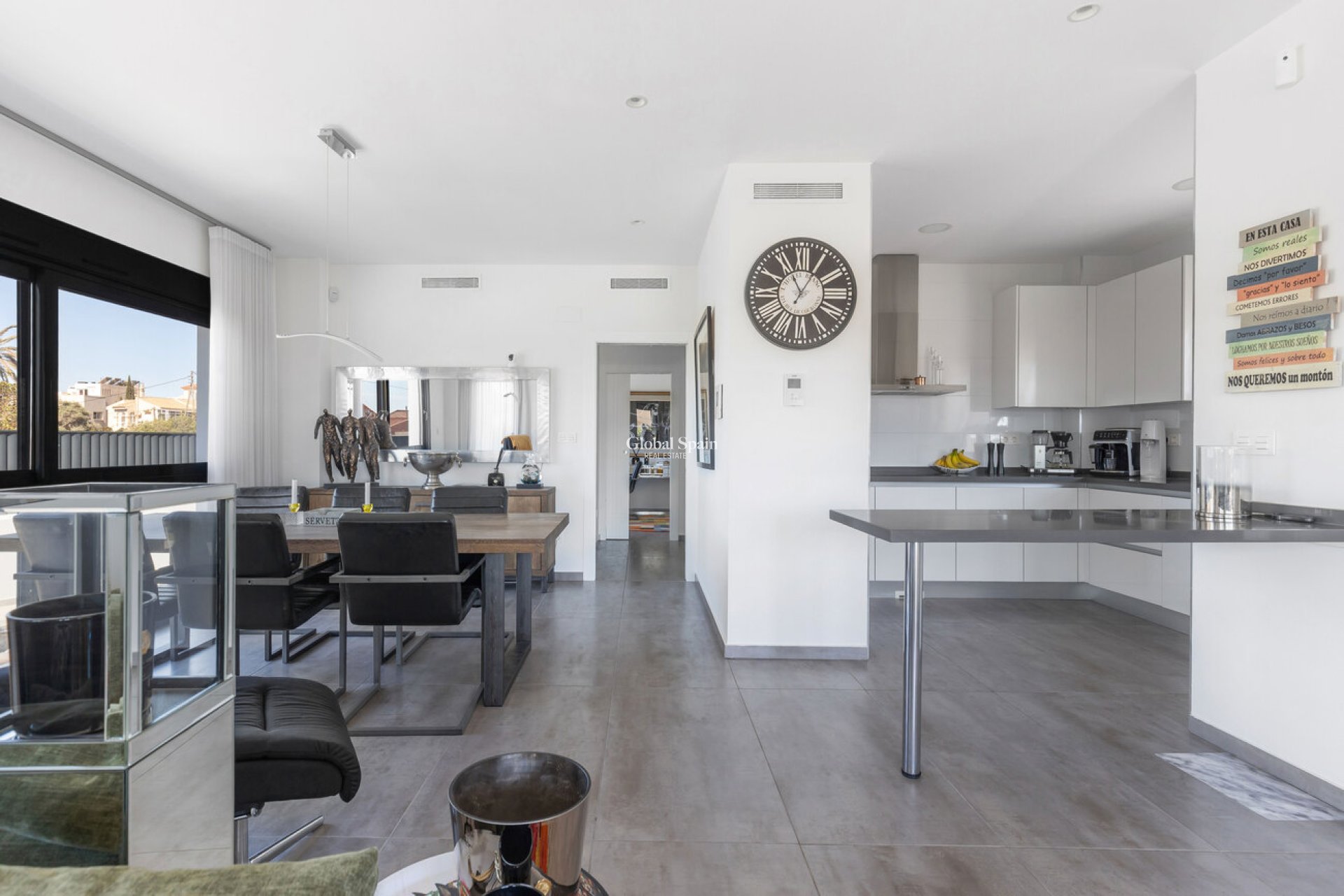 Resale - VILLA -
TORREVIEJA - Rosaleda