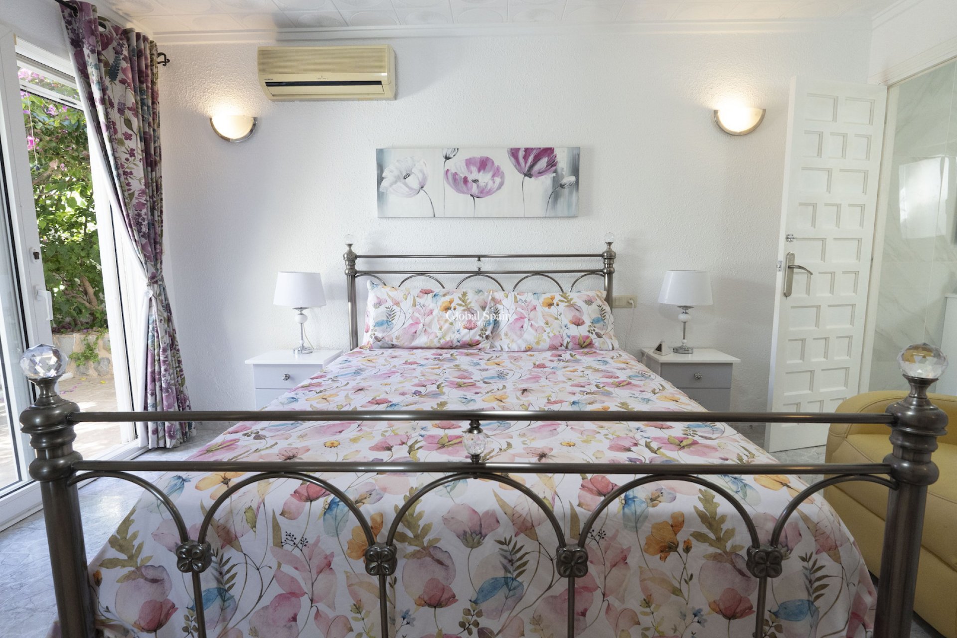 Resale - Villa -
TORREVIEJA - San Luis