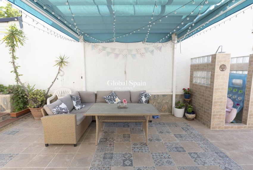 Resale - Villa -
TORREVIEJA - San Luis