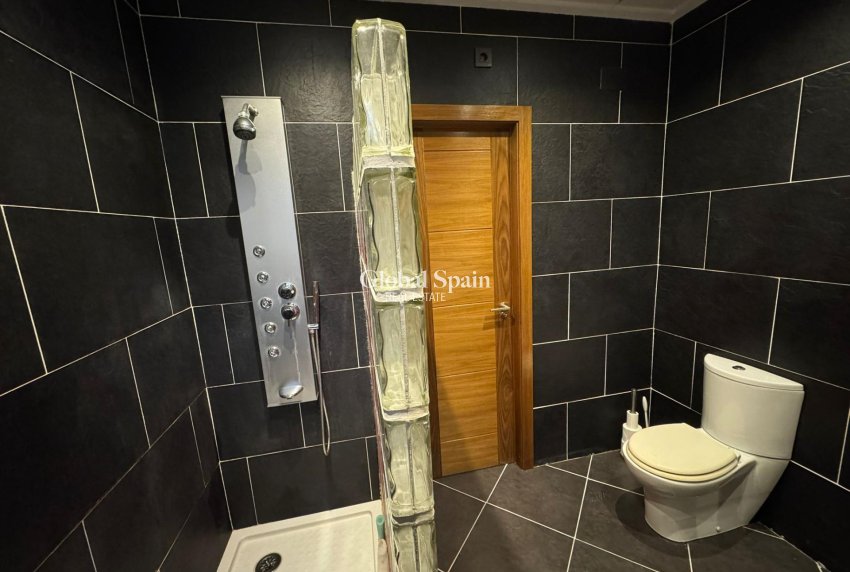 Resale - Villa -
TORREVIEJA - San luis