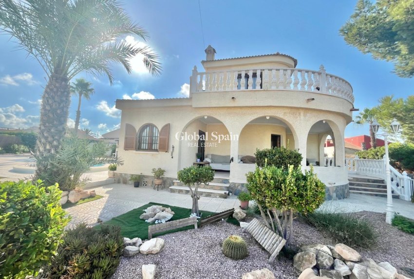 Resale - VILLA -
TORREVIEJA - San Luis