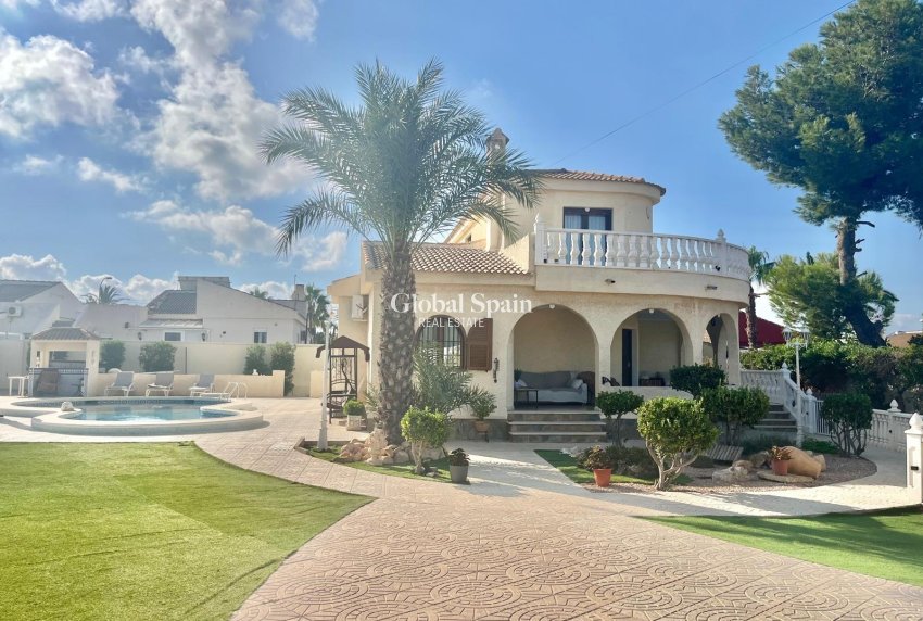 Resale - VILLA -
TORREVIEJA - San Luis