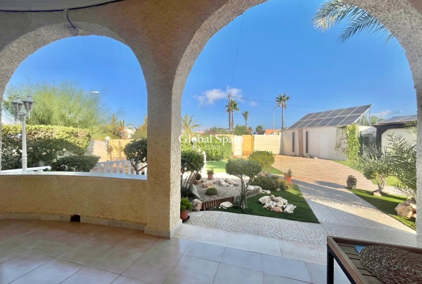 Resale - VILLA -
TORREVIEJA - San Luis