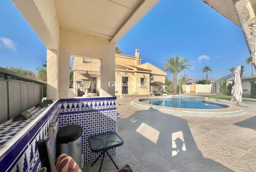 Resale - VILLA -
TORREVIEJA - San Luis