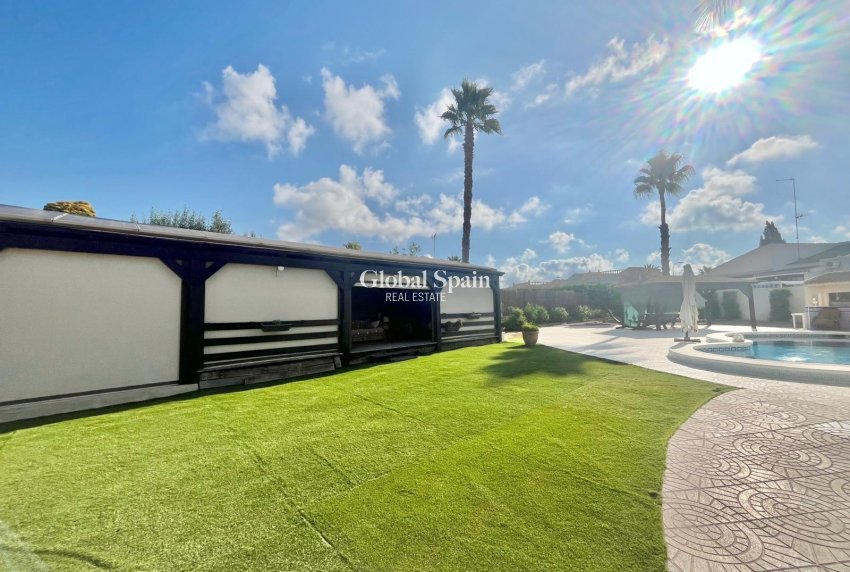 Resale - VILLA -
TORREVIEJA - San Luis