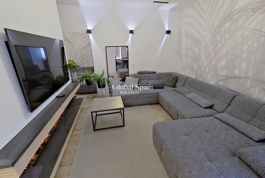 Resale - VILLA -
TORREVIEJA - San Luis