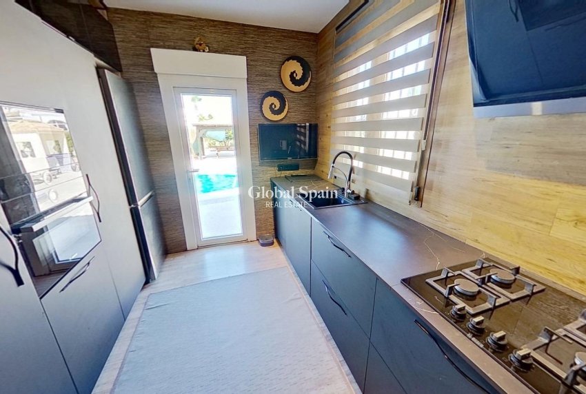 Resale - VILLA -
TORREVIEJA - San Luis