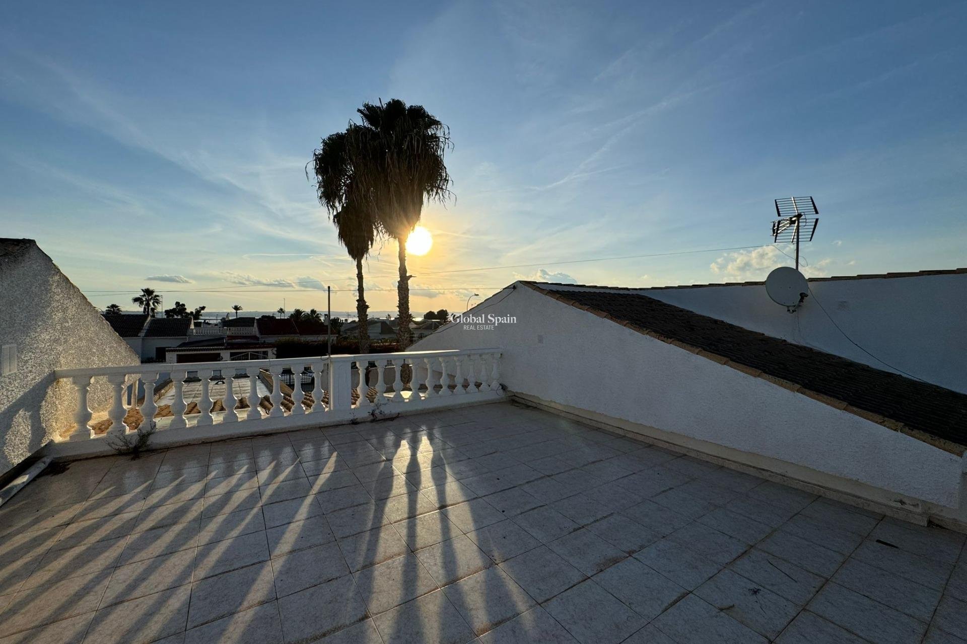 Resale - VILLA -
TORREVIEJA - San luis