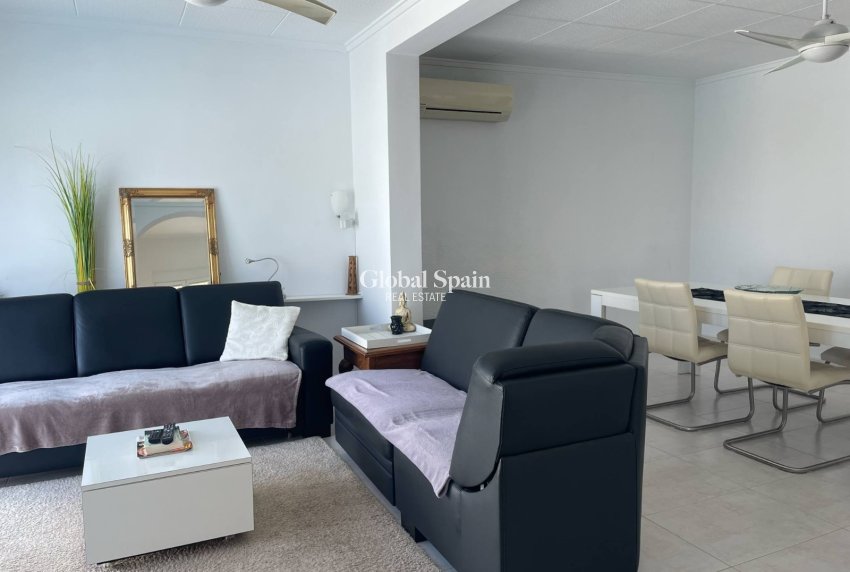 Resale - Villa -
TORREVIEJA - San Luis