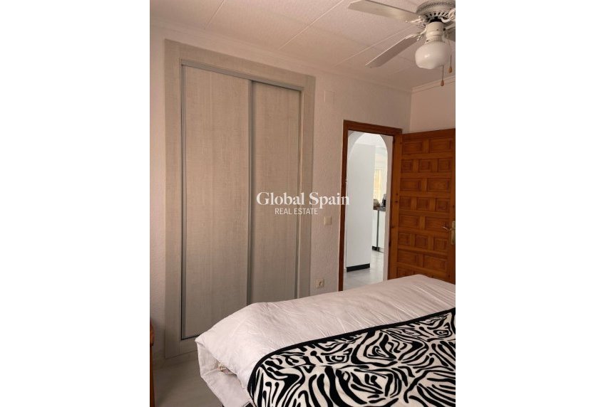 Resale - Villa -
TORREVIEJA - San Luis