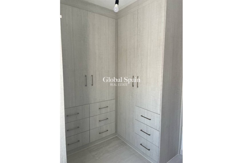 Resale - Villa -
TORREVIEJA - San Luis