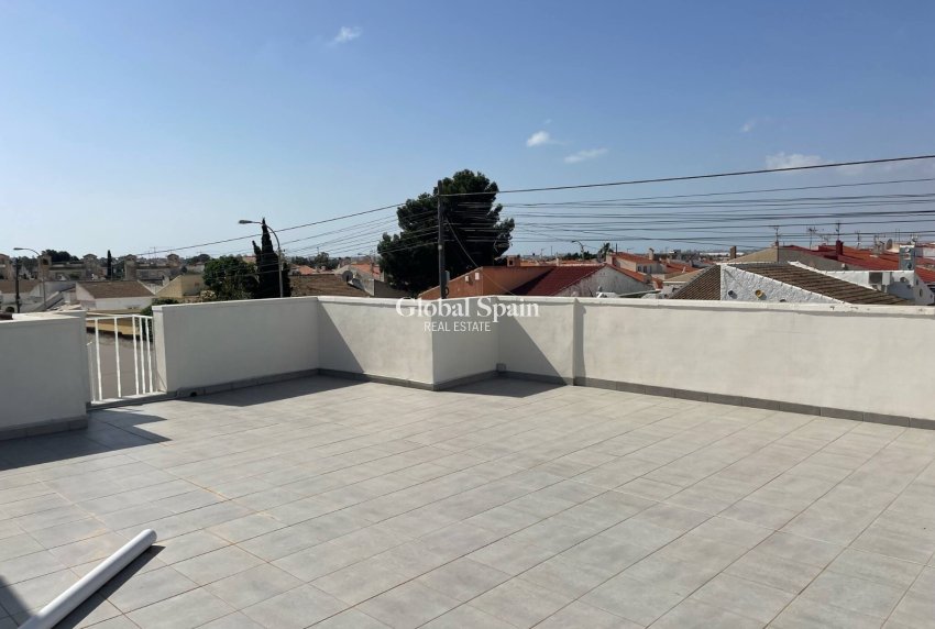 Resale - Villa -
TORREVIEJA - San Luis