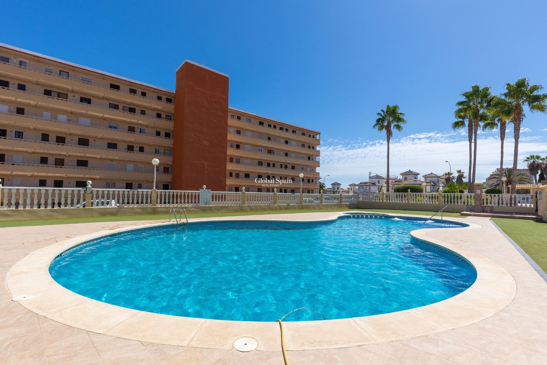 Resale - VILLA -
TORREVIEJA - Torreblanca