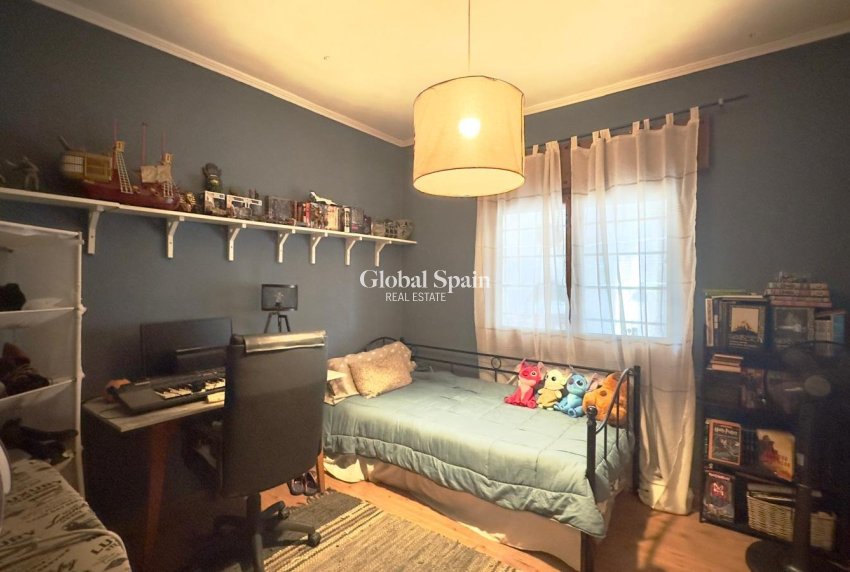 Resale - VILLA -
TORREVIEJA - Torreblanca