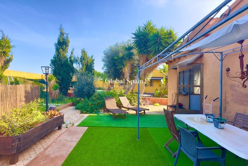 Resale - VILLA -
TORREVIEJA - Torreblanca