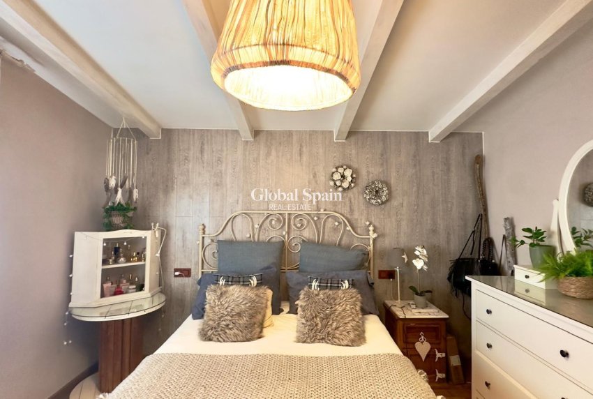 Resale - VILLA -
TORREVIEJA - Torreblanca