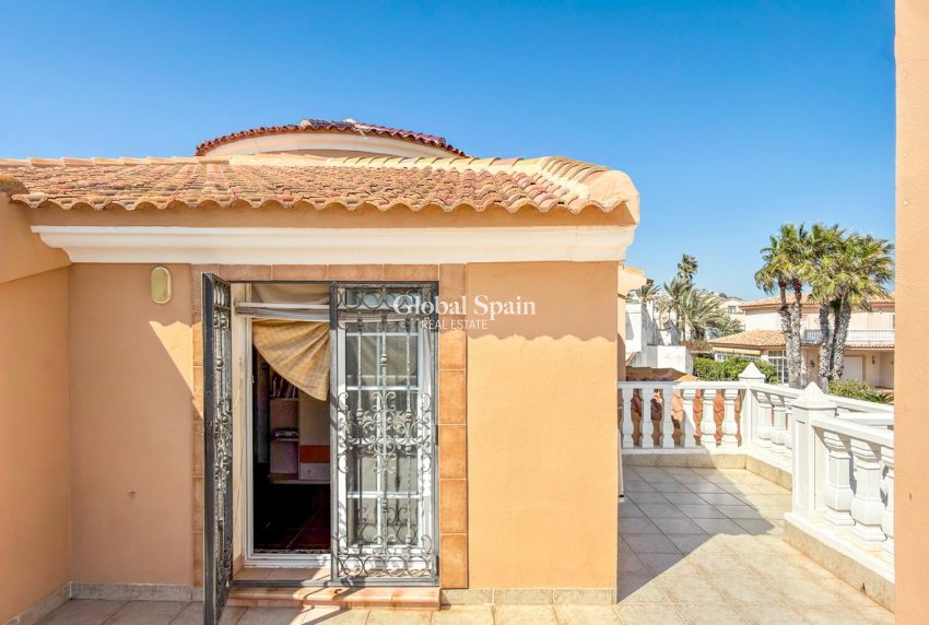Resale - VILLA -
TORREVIEJA - Torrelamata - La Mata
