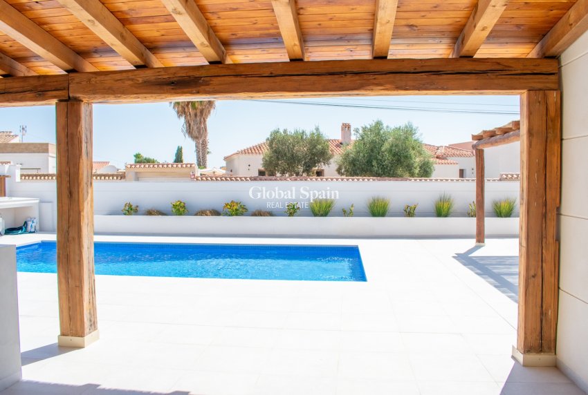 Resale - VILLA -
TORREVIEJA - Torreta Florida