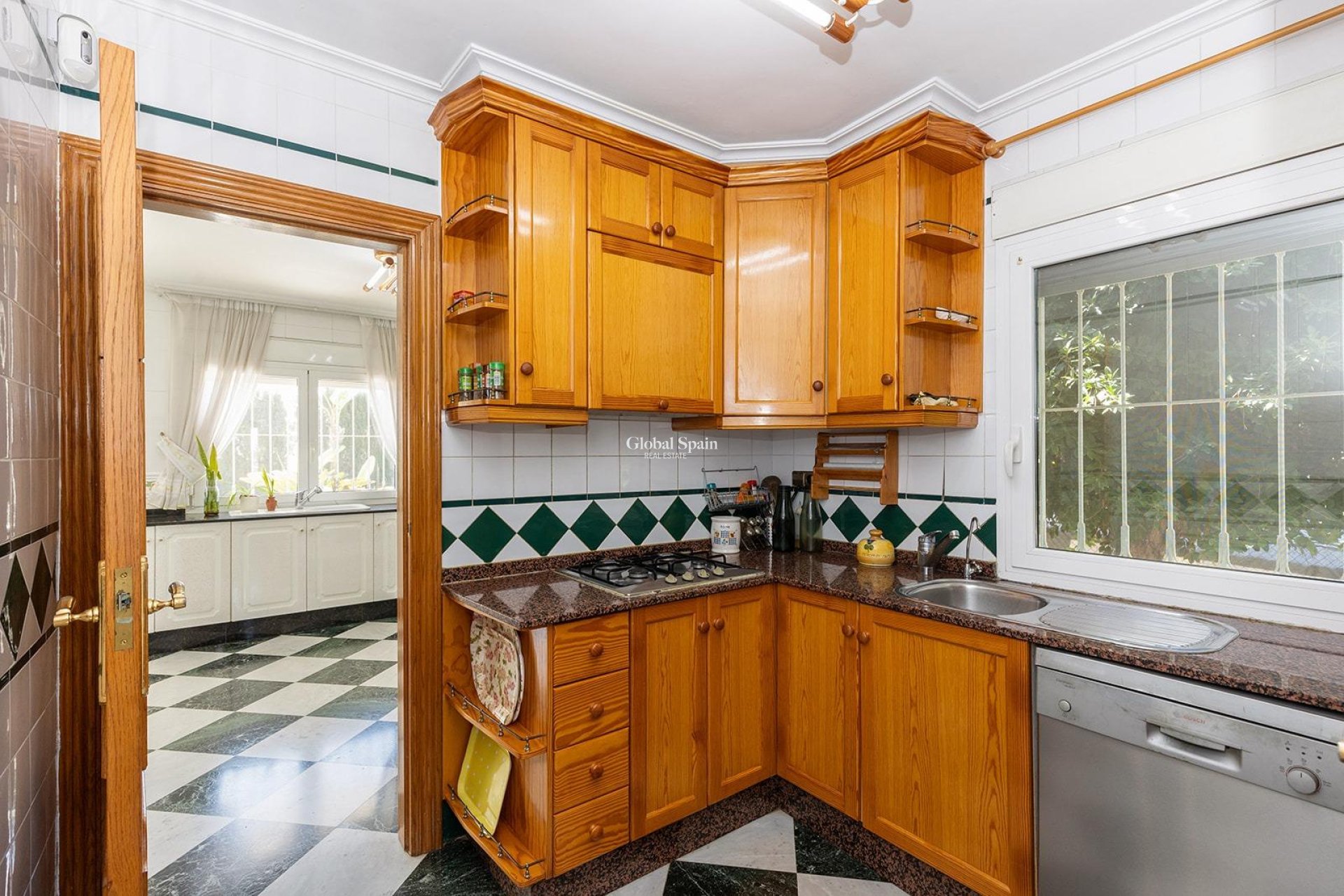 Resale - Villa -
TORREVIEJA - Torreta florida