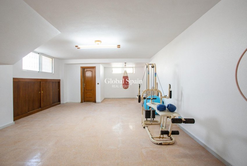 Resale - Villa -
TORREVIEJA - Torreta florida