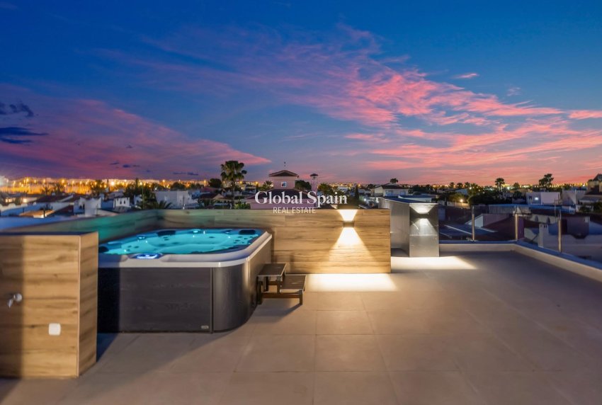 Resale - VILLA -
TORREVIEJA - Torreta Florida