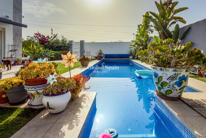 Resale - VILLA -
TORREVIEJA - Torreta - Florida
