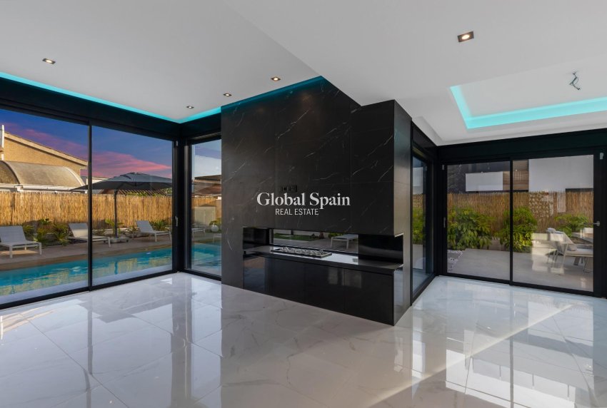 Resale - VILLA -
TORREVIEJA - Torreta Florida