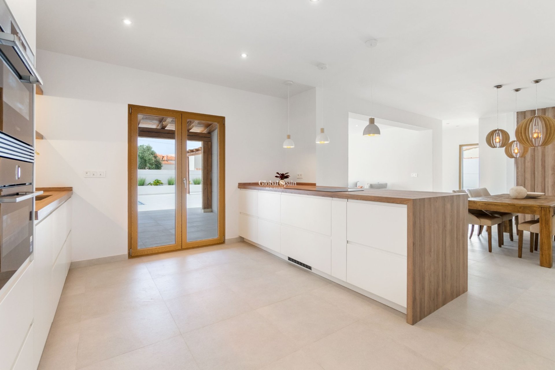 Resale - Villa -
TORREVIEJA - Torreta Florida