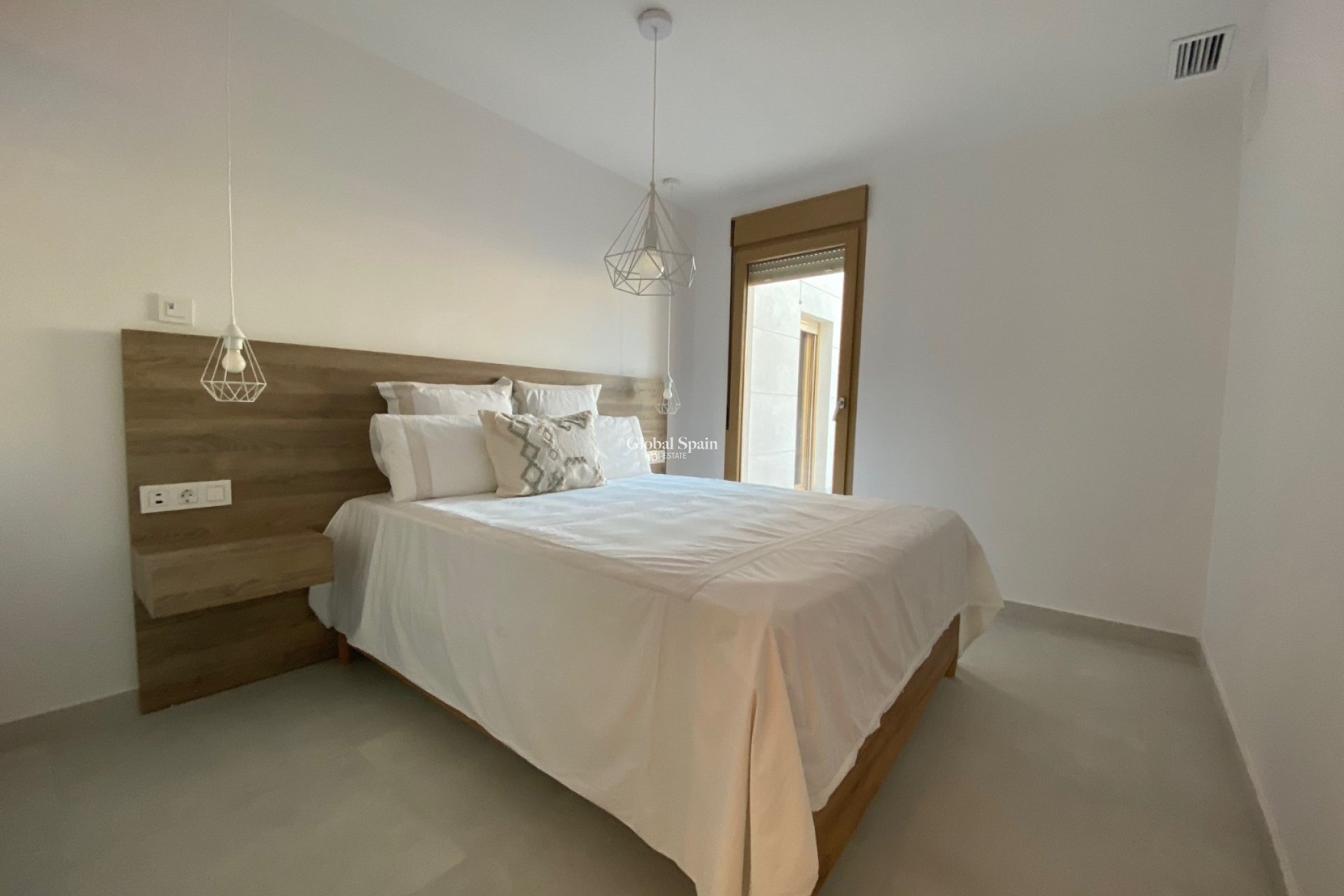 Resale - Villa -
TORREVIEJA - Torreta Florida